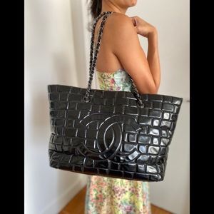 ❌SOLD❌ Auth CHANEL XL CC Logo Leather Shoulder Bag